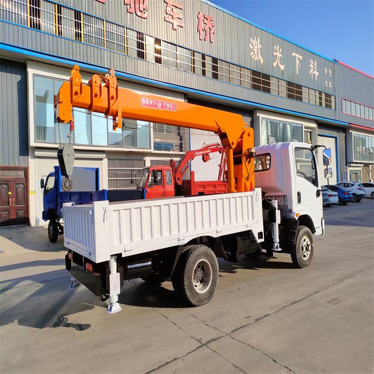 三地门乡三轮随车吊定制 农用改装机自备吊中瑞长期出售